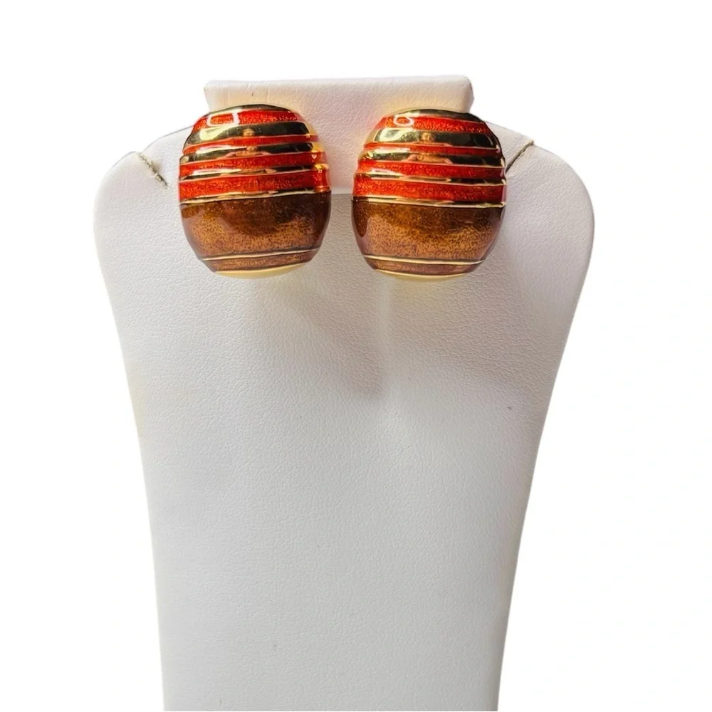 JOAN RIVERS Vintage Brown Orange Enamel Gold Tone Clip On Earrings